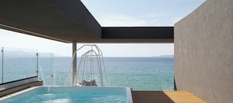 Avant Blue Boutique Hotel