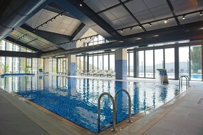 من حمّامات السباحة المغطاة، حمّام سباحة خارجي موسمي