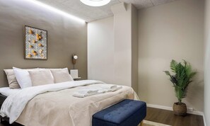 1 bedroom, desk, iron/ironing board, WiFi