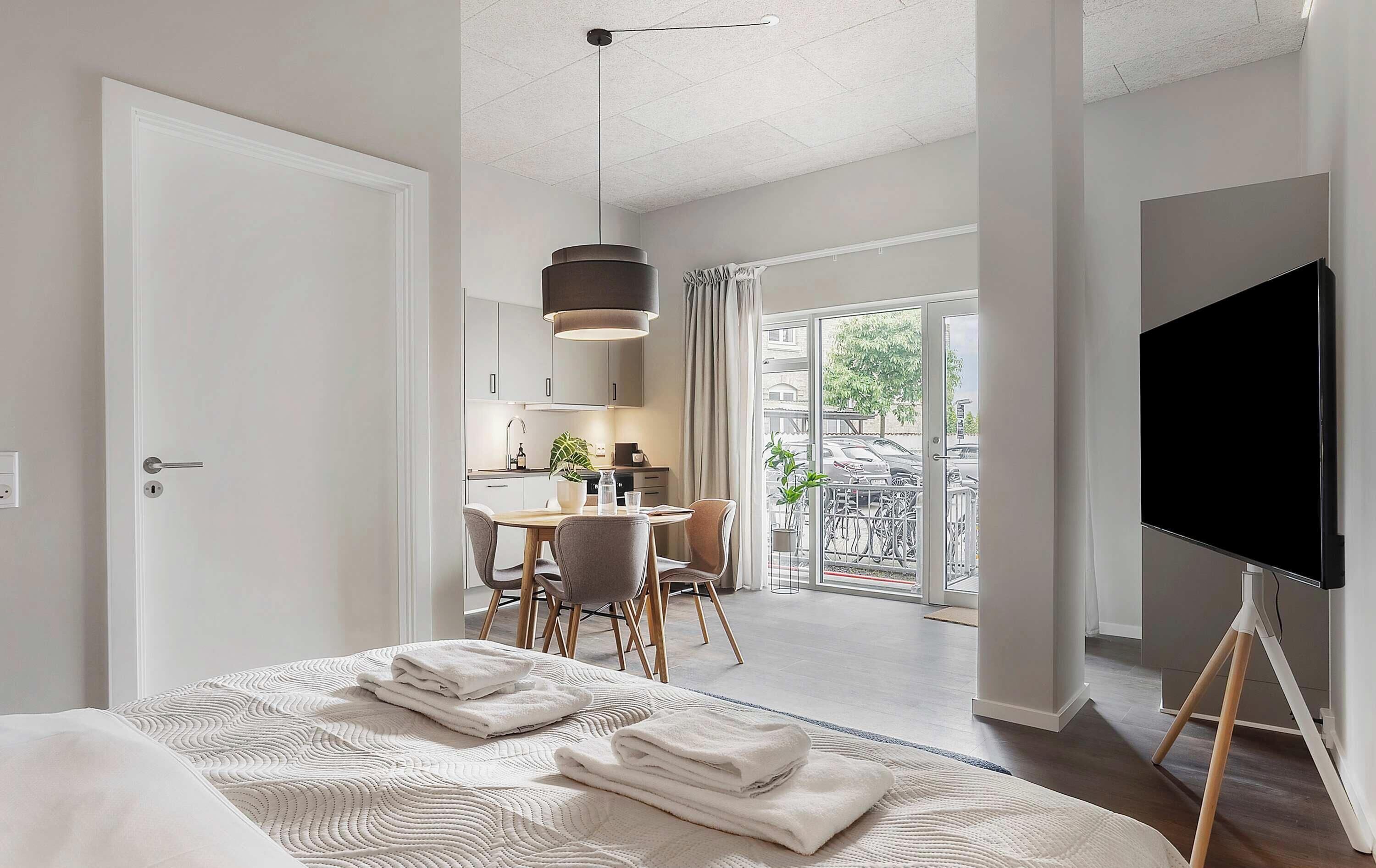 1 makuuhuone, työpöytä, silitysrauta/-lauta, Wi-Fi