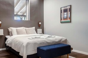 1 habitación, escritorio, tabla de planchar con plancha y wifi 