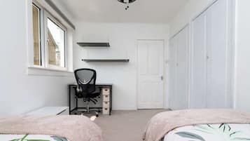 3 makuuhuonetta, silitysrauta/-lauta, Wi-Fi, vuodevaatteet