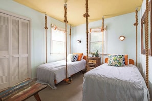 5 habitaciones, tabla de planchar con plancha, wifi y ropa de cama 