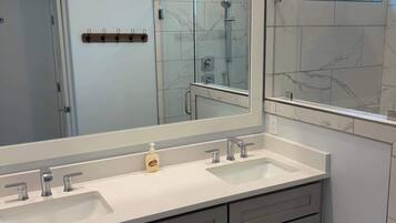 Shower, soap, shampoo, toilet paper