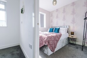 Iron/ironing board - Thompson House (Manchester)