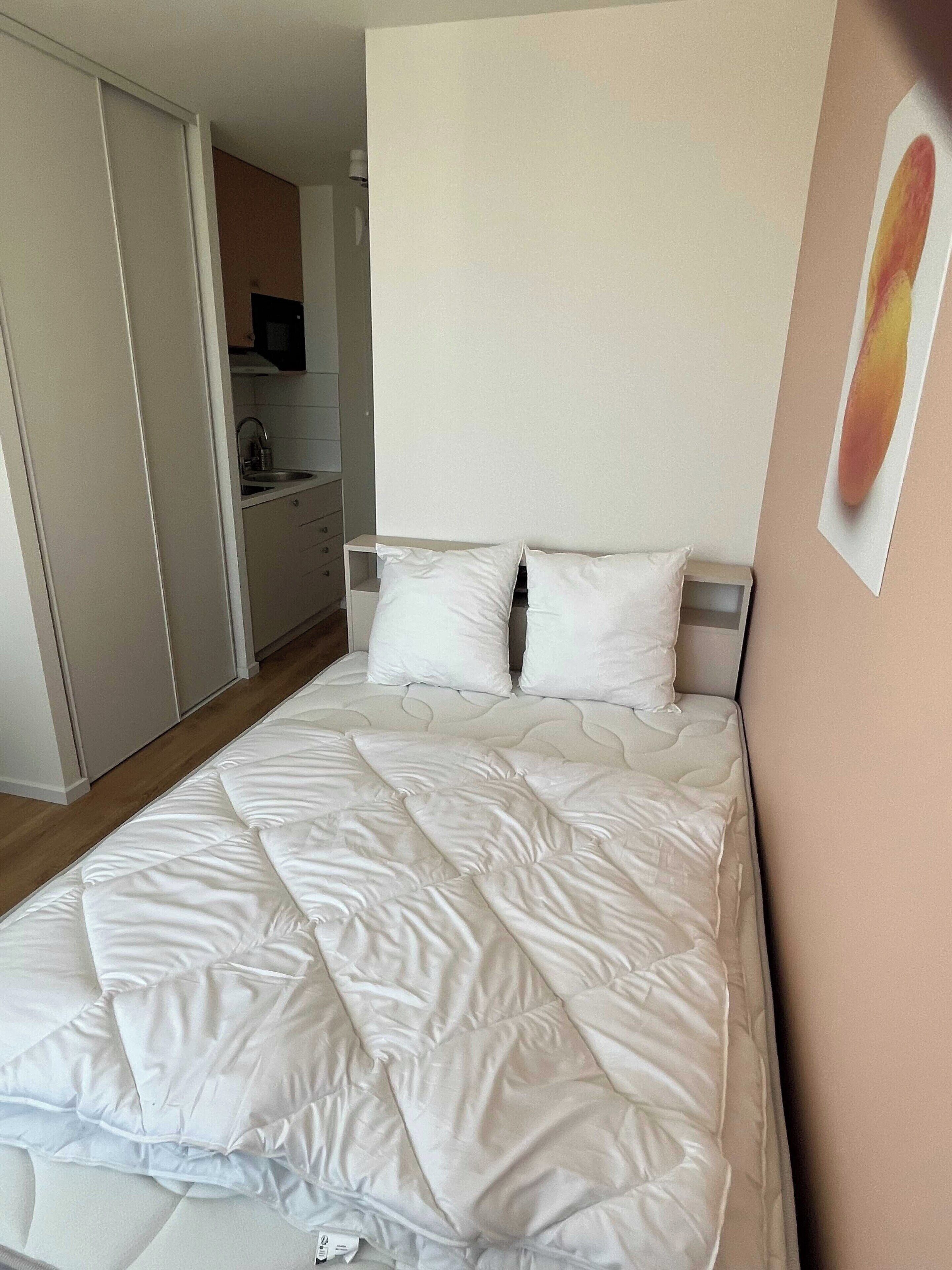 House | 1 bedroom, laptop workspace, iron/ironing board, bed sheets