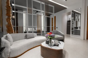 Studio, 1 King Bed, Balcony | Living area - Sebelas Apartments by EVDEkimi – The Residence with Authentic Café in Ubud Center (Ubud)