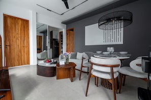 Apartment, 2 Schlafzimmer, Balkon | Wohnzimmer