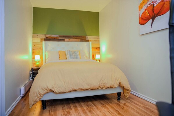 1 bedroom, desk, iron/ironing board, WiFi