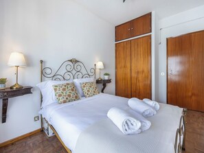 1 bedroom, iron/ironing board, travel crib, WiFi