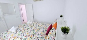 2 slaapkamers, een strijkplank/strijkijzer, wifi, beddengoed
