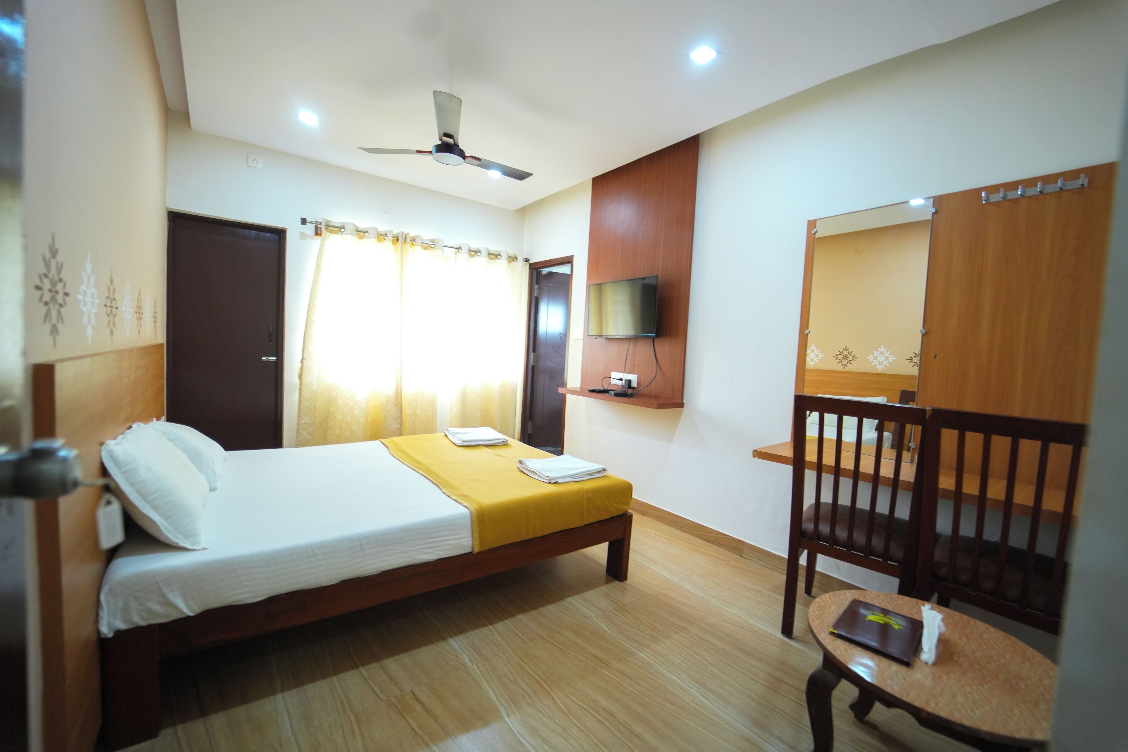 Comfort Double Room | Blackout drapes, iron/ironing board, free WiFi