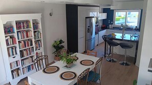 Dining - House for rent, very bright and quiet, close to the sea, pets welcome. (Langueux)