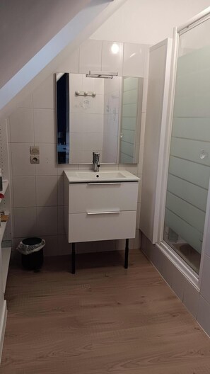 Hair dryer - House for rent, very bright and quiet, close to the sea, pets welcome. (Langueux)
