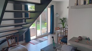 Interior - House for rent, very bright and quiet, close to the sea, pets welcome. (Langueux)