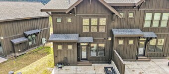 The Hideaway at Bridger with direct access to Cross Cut