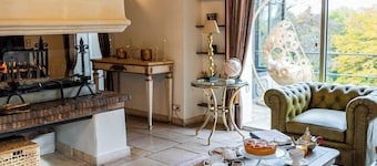 Luxury French Villa - Private Park, Spa & Pool