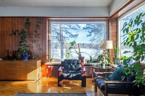 Grand House, Lake View | Living area | 42-inch Smart TV with cable channels - Lakefront House with 5 BR and Sauna (Lahti)