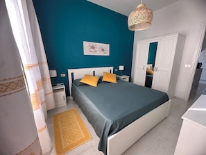 3 habitaciones, tabla de planchar con plancha, wifi y ropa de cama 