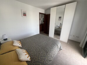 2 bedrooms, iron/ironing board, WiFi, bed sheets - HOUSE LA ESTRELLA PLAYA BLANCA LANZAROTE (Playa Blanca)