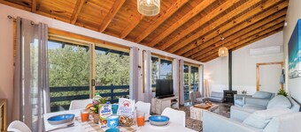 Len's Lodge - Spacious Beach Home