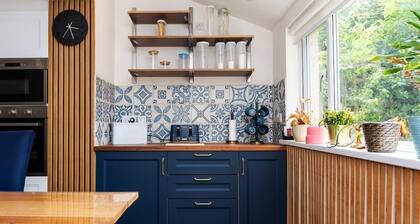 3 Bed House-free Parking