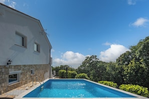 Familienhaus, 3 Schlafzimmer, 2 Bäder, Bergseite (Hidden Pool House With Sea View) | Eigener Pool