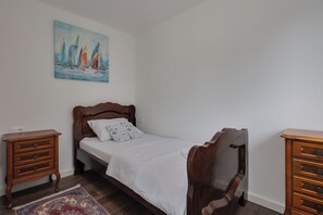 家庭獨棟房屋, 多間臥室, 2 間浴室, 山間 (Hidden Pool House With Sea View) | 3 間臥室、熨斗/熨衣板、免費無線上網、床單