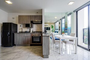 House | 1 bedroom, Internet - w Sophisticated 1BR w High-rise View in Calle 50 (Panama City)