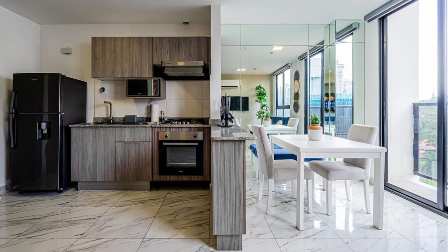 w Sophisticated 1BR w High-rise View in Calle 50