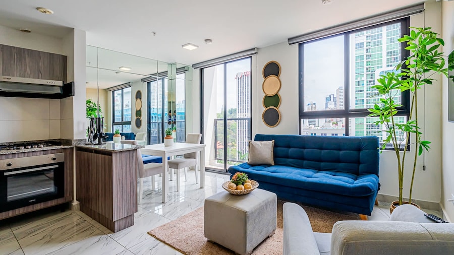 w Sophisticated 1BR w High-rise View in Calle 50