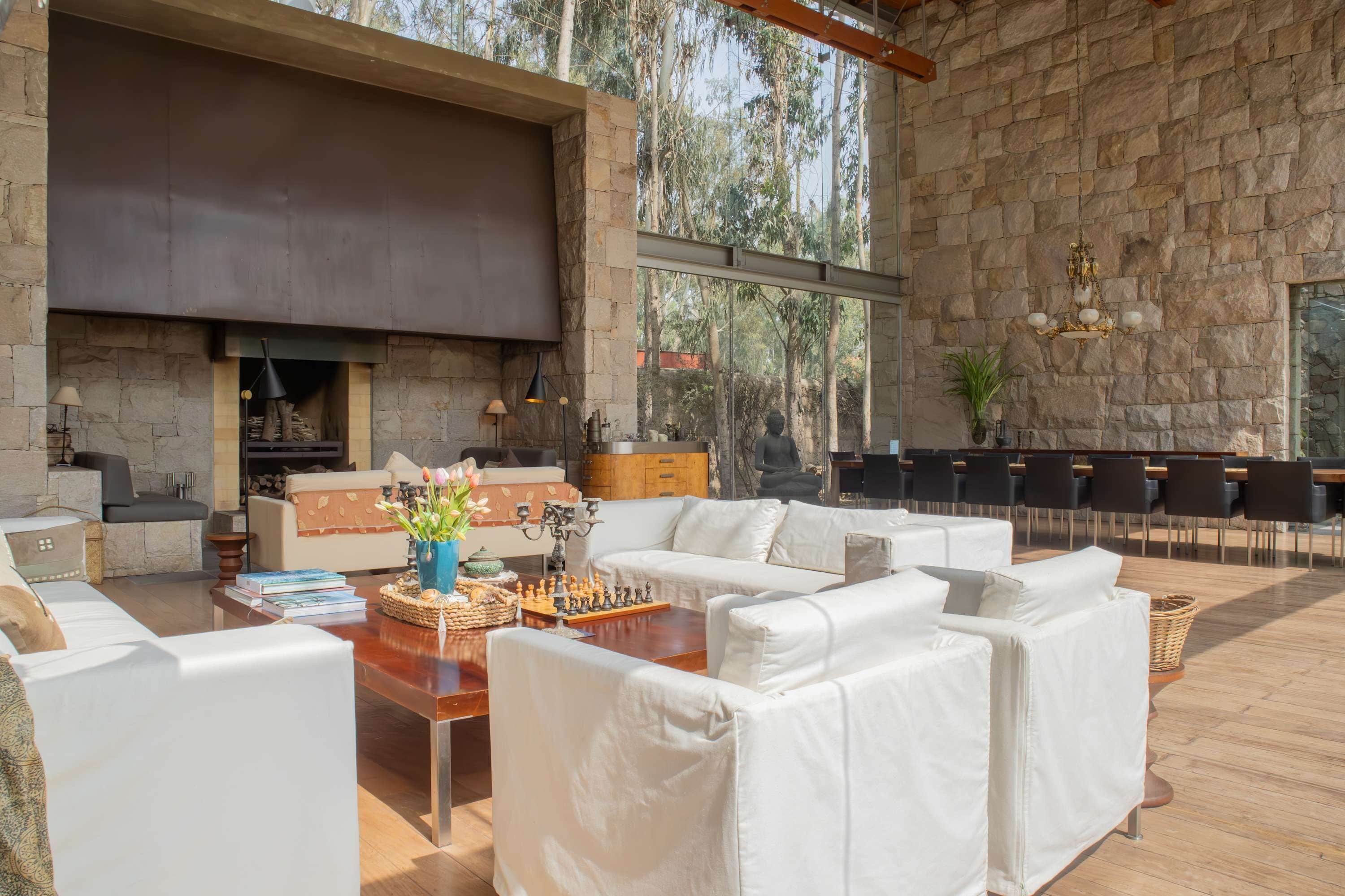 5 habitaciones y acceso a internet 