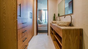 House | 2 bedrooms, high-speed internet - w Stylish 2BR Apartment With Ocean View in La Paz (La Paz)