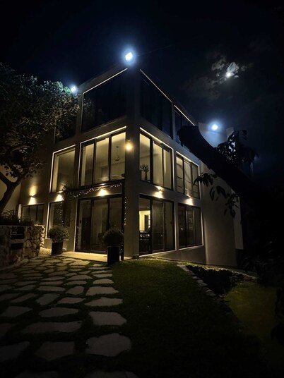 w Elegant 7BR Home w Pool in Santa Eualia