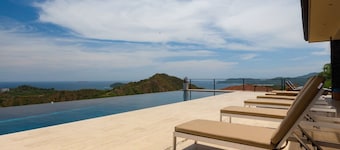 w Breathtaking 9BR Villa in Costa Rica