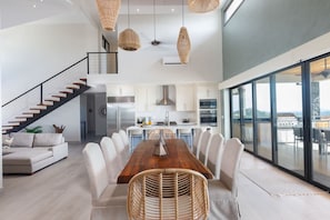 House | 9 bedrooms, Internet