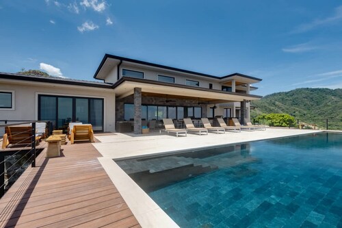 w Breathtaking 9BR Villa in Costa Rica