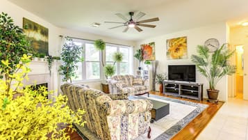 Rumah (4 Bedrooms) | Bagian depan properti