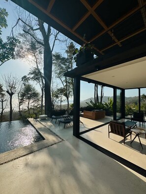 منزل | 4 عدّة غرف نوم وخدمة الإنتر نت