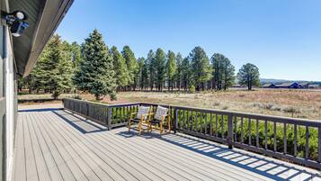 Rumah (3 Bedrooms) | Bagian depan properti