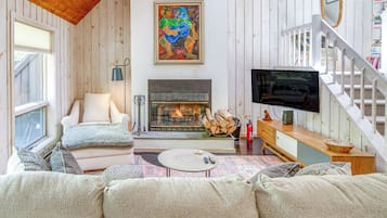 Apartment (3 Bedrooms) | Front of property
