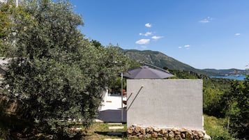 House (Two Bedroom Holiday Home with Terrace) | Exterior