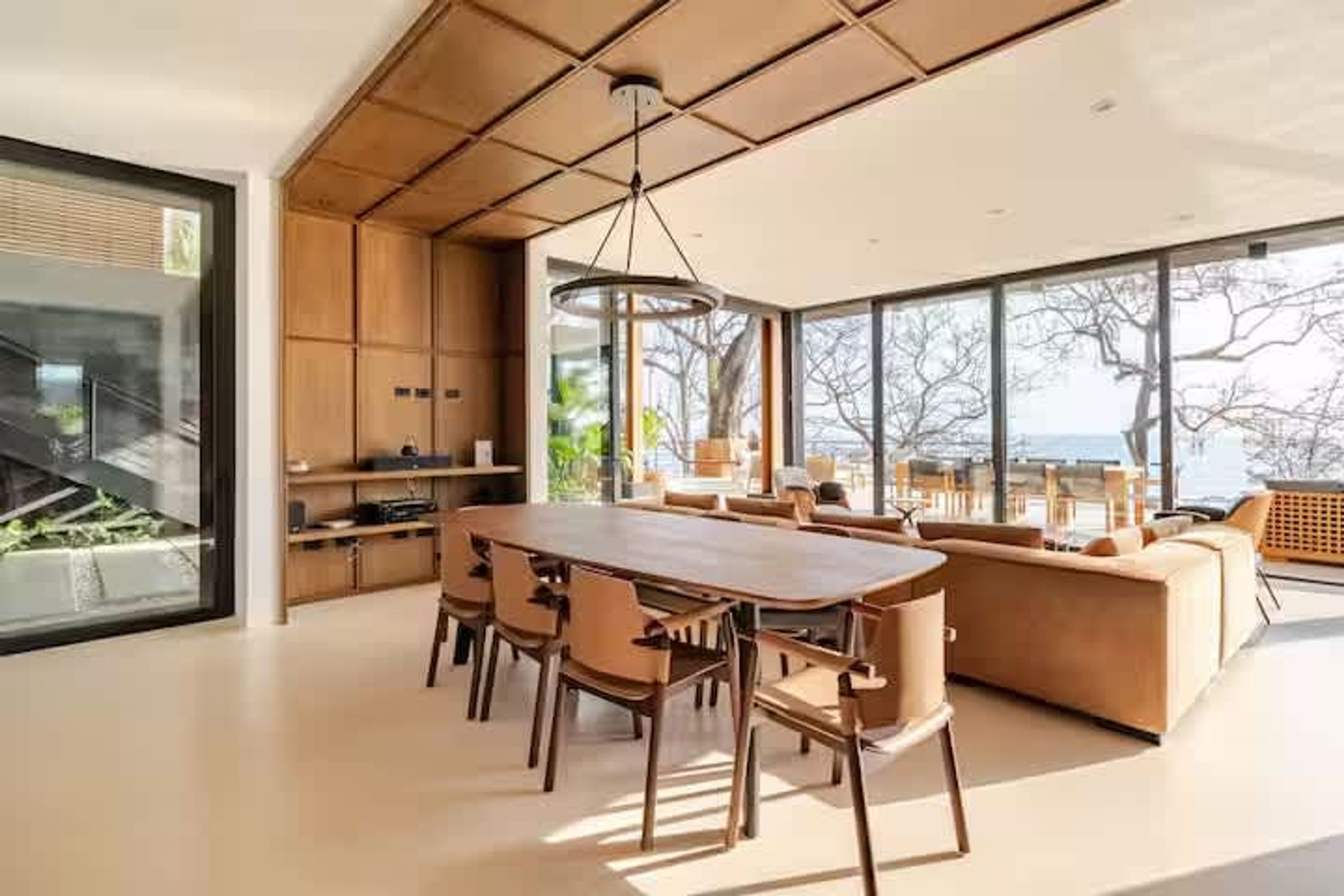 6 habitaciones y acceso a internet 