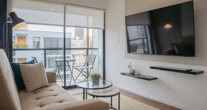 w Astounding 1BR w Balcony in Barranco