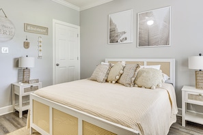 Apartment (2 Bedrooms) | Interior - 3 Mi to Owa: Modern Condo w/ Resort Pool! (Foley)