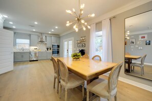 House (4 Bedrooms) | Interior