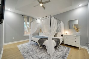 House (4 Bedrooms) | Interior - Heated Cocktail Pool & Spa: Canyon Lake Home (Canyon Lake)