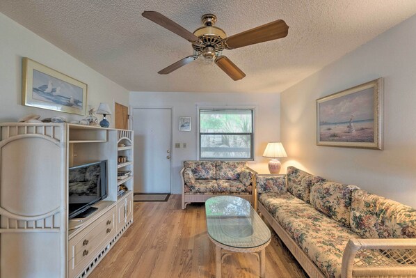 Apartment (2 Bedrooms) | Front of property