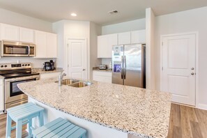 House (3 Bedrooms) | Interior - 4 Mi to Ocean: Coastal Gem in North Carolina! (Ocean Isle Beach)