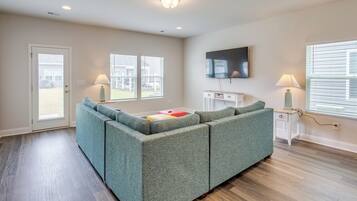 House (3 Bedrooms) | Front of property